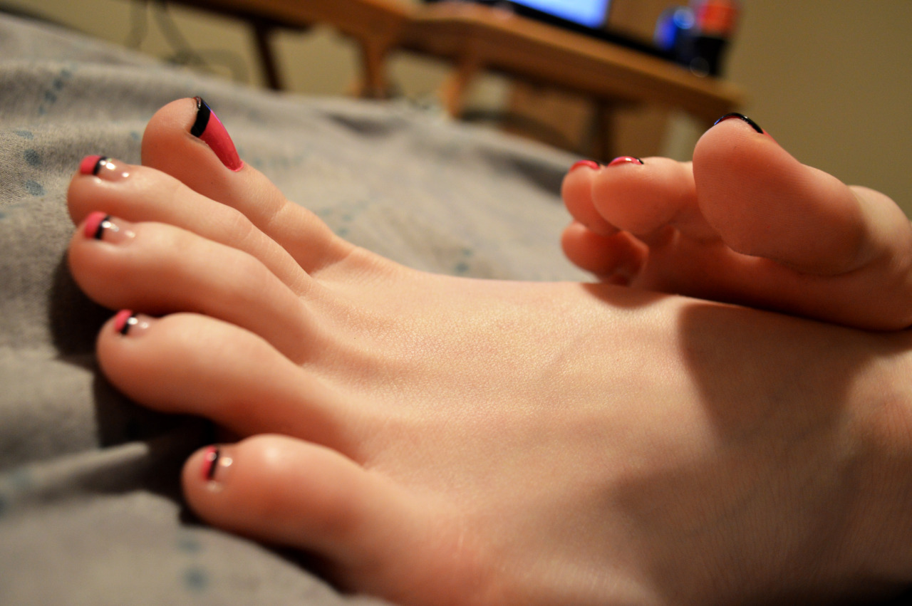 dawnoftheped:  I call this color “pornstar pink”. You can’t really see the