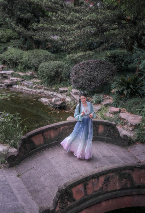 hanfugallery:Traditional Chinese hanfu by MugetuM