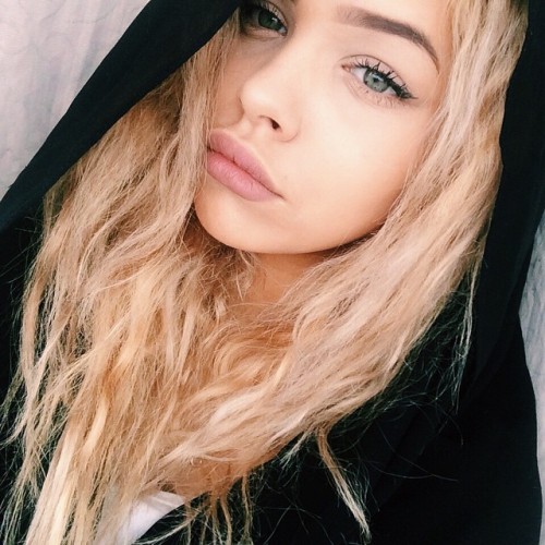 themaxdavis:  Nisrina Sbia