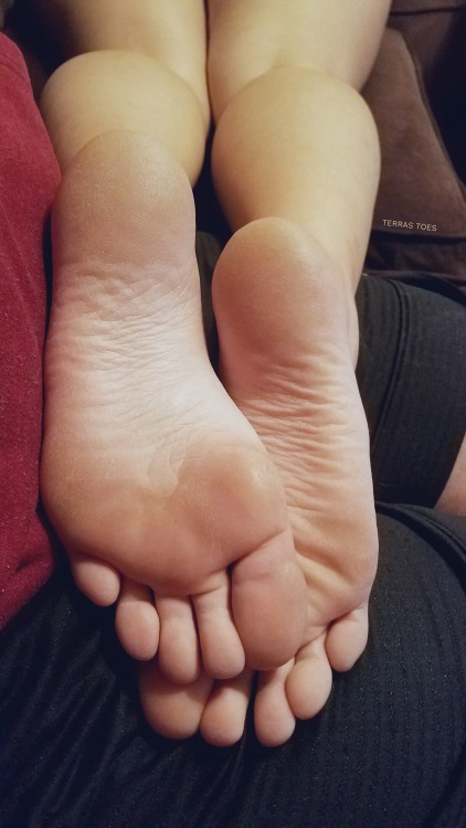 Sex terras-toes:Her soft bare soles definitely pictures