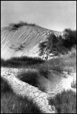 2000-lightyearsfromhome:  Elliott Erwitt GERMANY. Sylt. 1968. 