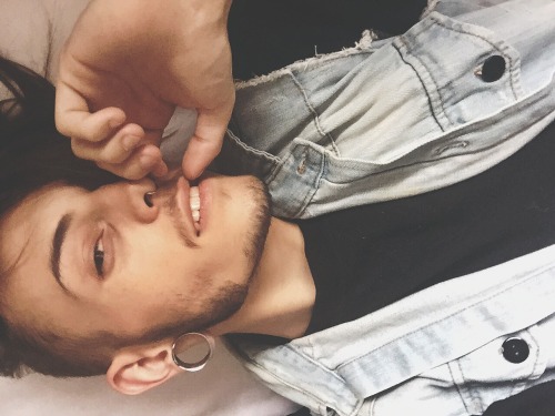 danpowdan:  This here is tom and tom is my bf. We have had our fights and I’ve made my mistakes but I woildnt want to be with anyone else. The best thing about mistakes s you learn from them.
