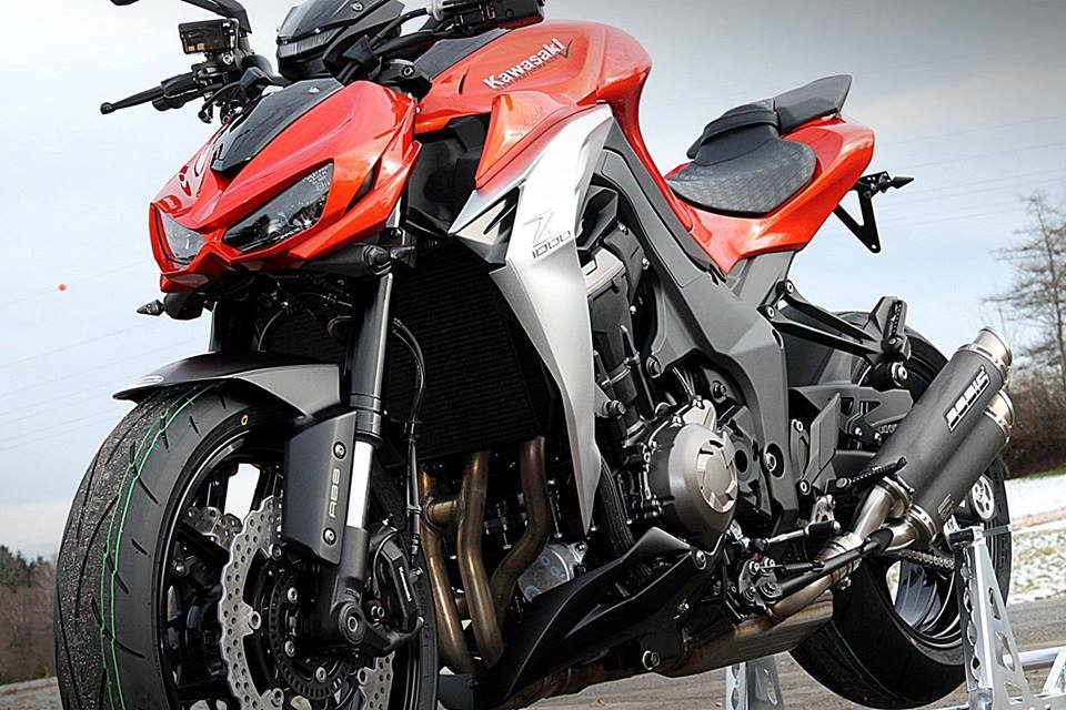 r3druger:  Looks like a dragon. Kawasaki z1000