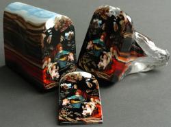 sixpenceee:  This is a glass ”murrine&quot; made by artist Loren Stump. Each color in the piece was carefully layered to create this “loaf” which was then sliced. Each slice sold for 񙇈. 