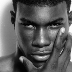 ohthentic:  strong-black-berries:  Shermon Brathwaite  Oh