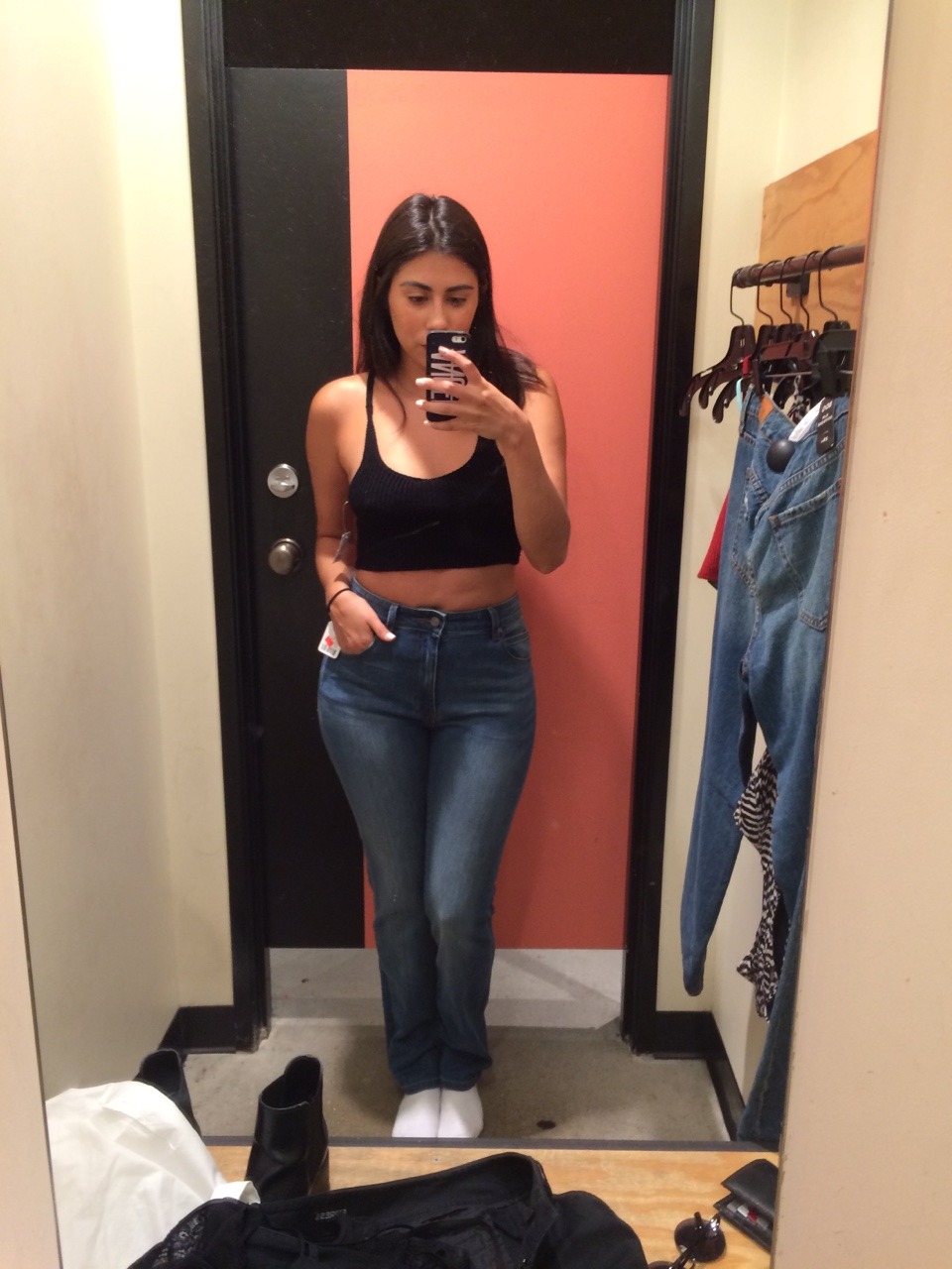 kammile:  Feeling myself in the fitting room ðŸ‘–ðŸ‘š  Send your own changing