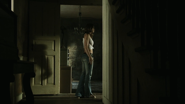 Jessica Biel in The Texas Chainsaw Massacre (2003).