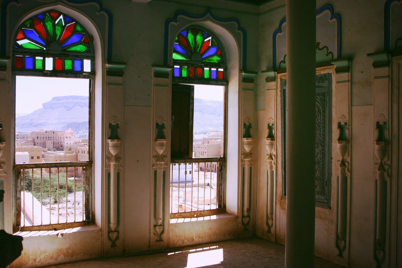 theyemenite:  The interiors in the Al-Ranade palace, Tarim, Hadhramaut, Yemen, by