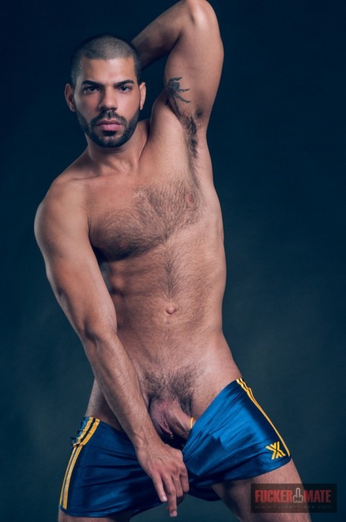 gam1069:  HOT DUDE: HUGO ARENAS