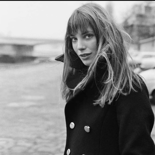 Jane Birkin in the courtyard of the French National College of Fine Arts, in Paris, 2nd January 1969. Photos by 