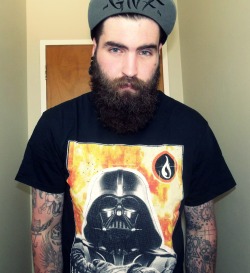 sadkittenclub:  smileybeardman:  Like moths to flames &lt;3   Need that shirt ugh  