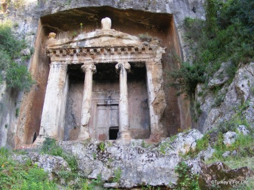 travelthisworld: johnnylawgottagun: Lycian tombs, some of the most spectacular remnants of the ancie