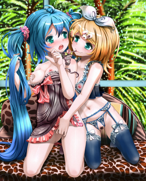 (via #r_18 hatsune miku and kagamine rin (vocaloid) drawn by oberssa) 