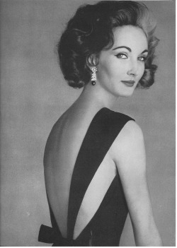 theniftyfifties:  Evelyn Tripp for Vogue,