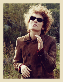  Cate Blanchett as Bob Dylan 