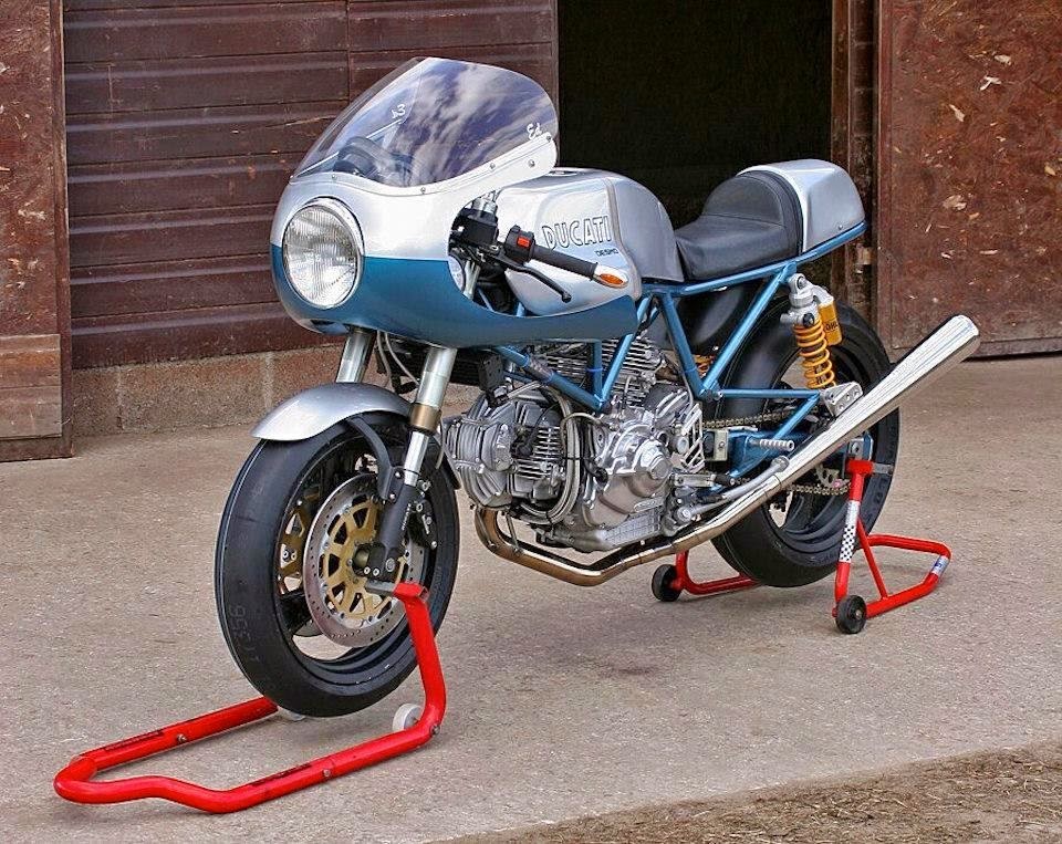 RACE CAFE