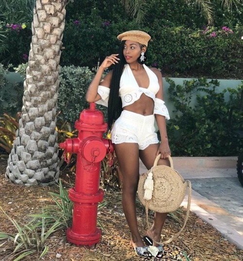 nafessawilliams Of course I bought my fashions to the Bahamas! #IslandTings