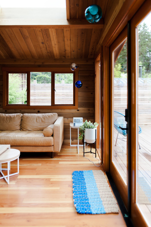 Bodega Cove is the property of five cabins on a small island called Galiano Island, one of the 