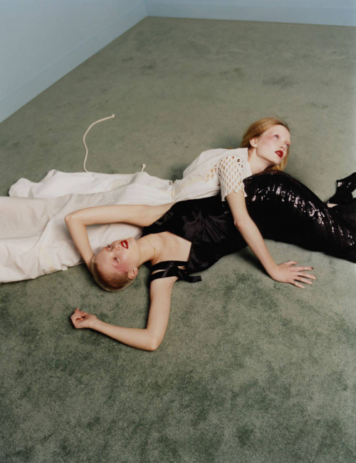 andreasanterini:  Ruth Bell and May Bell in “Bell À Tomber” / Photography by Harl