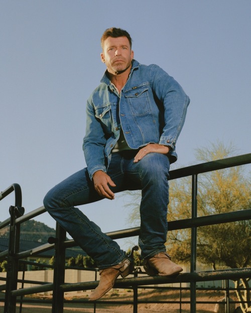 hunksover40: (via True Grit: Taylor Sheridan for Variety)