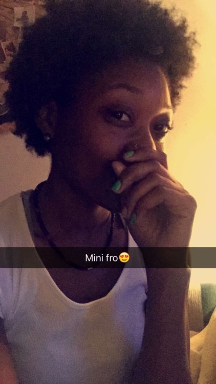 unbreakablechamaican:  Mini fro appreciation. Happy blackout💕