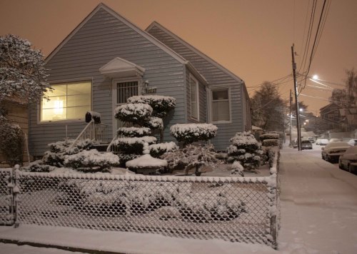 sunrisestoner:  This is my favorite shade of sky. There’s something so magical about a warm glow and pure silence of winter 