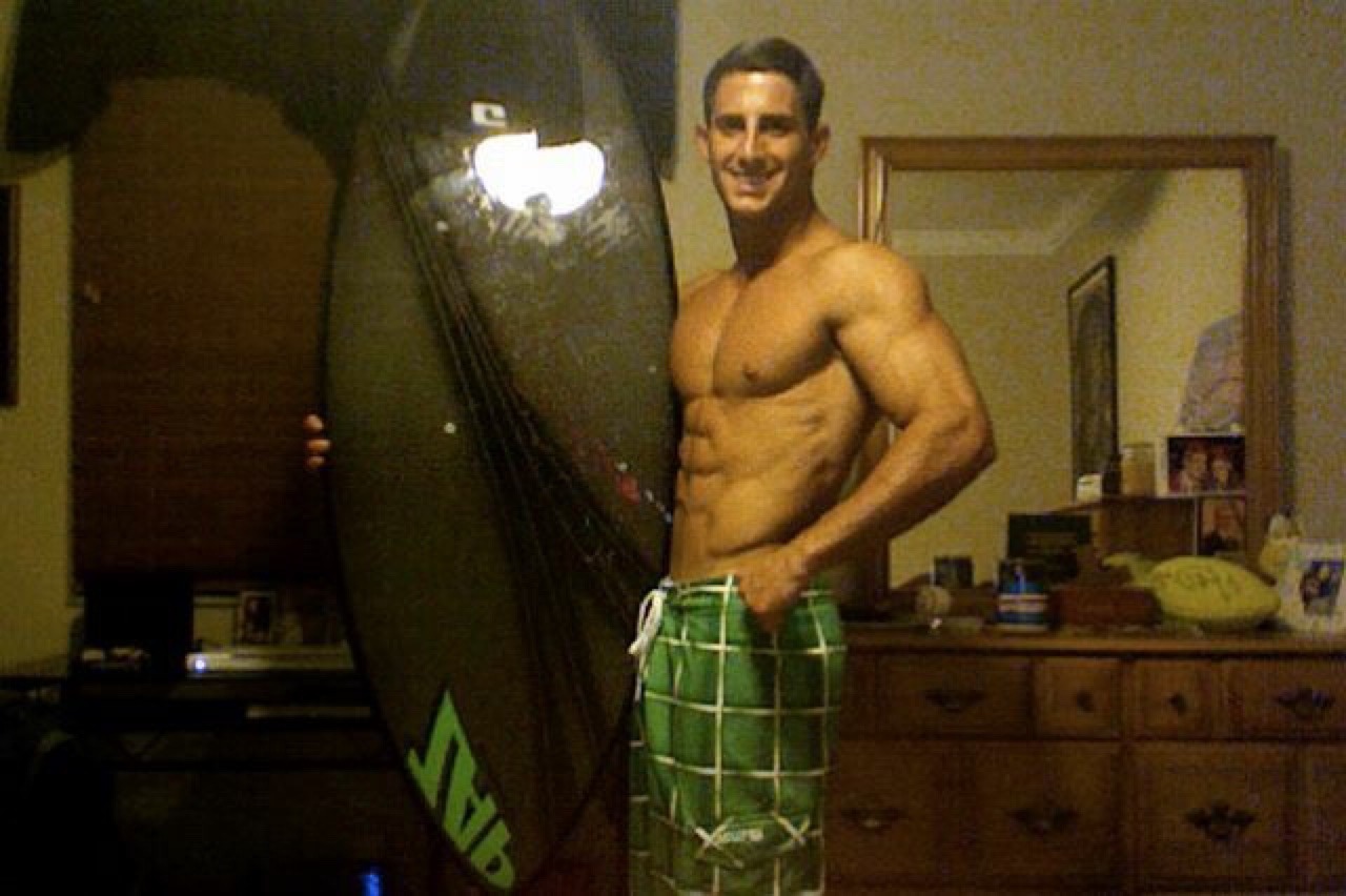 Hot surfer dude  http://imrockhard4u.tumblr.com