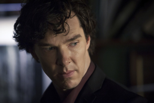 Sex londonphile:  http://www.buzzfeed.com/danmartin/the-30-pictures-from-sherlock-youve-been-waiting-nearly-two pictures