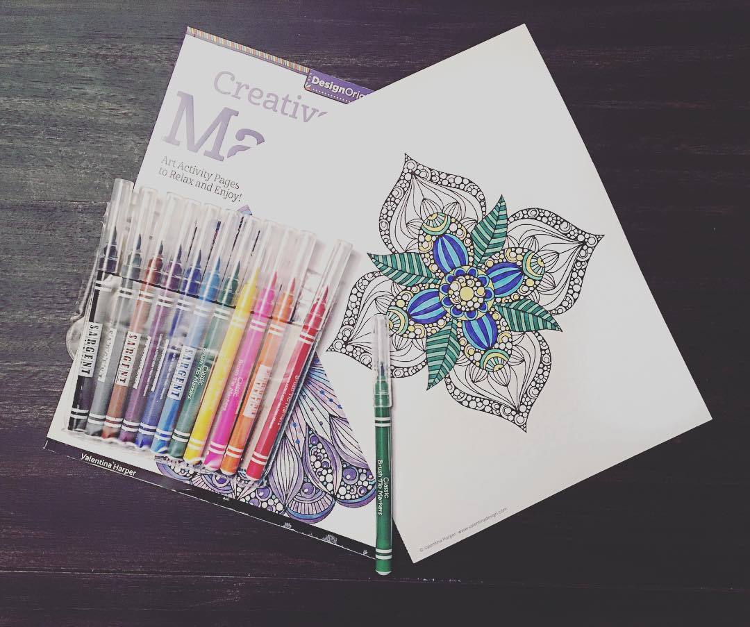 De-stress. 🎨#adultcoloringbooks #stressreliever #coloring #mandalas #creativecoloring #markers