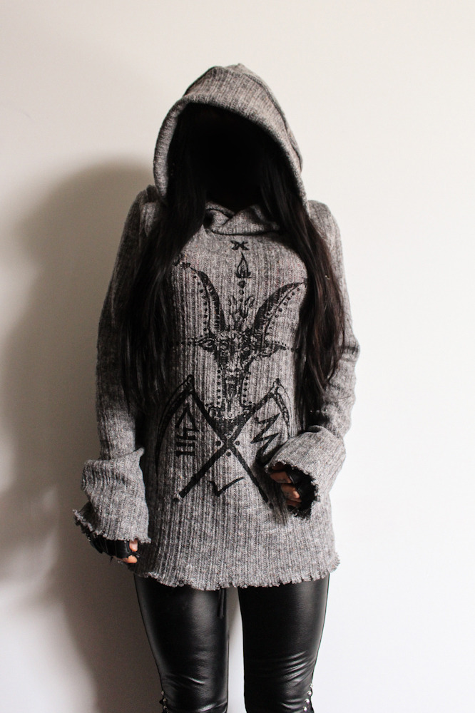 toxicvisionclothing:  The new Toxic Vision EASYWEAR collection releases TODAY at