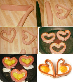 friki-no-lo-siguiente:  Salchichas con forma de corazón con huevos fritos  Perfectas para un desayuno sorpresa con tu pareja  