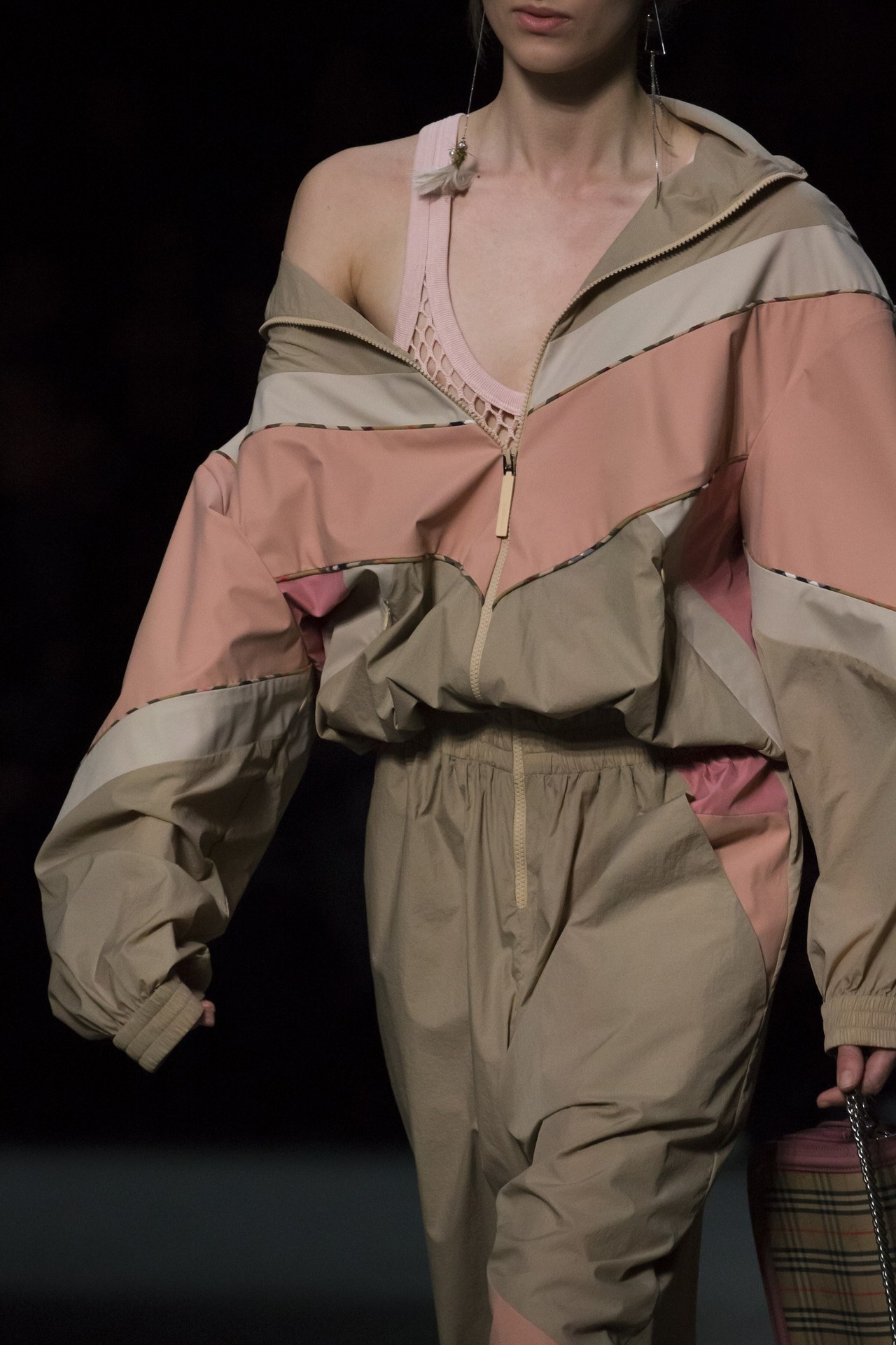FASHION'S EQUIPOISE