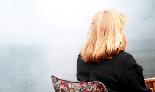 mulderitsme:I feel, Scully… that you believe… you’re not ready to go. And you’ve always had the stre