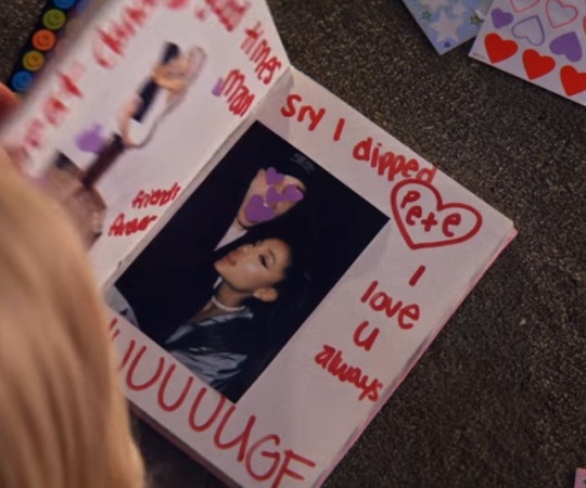 icantwithtaylor:  Pages about her exes 