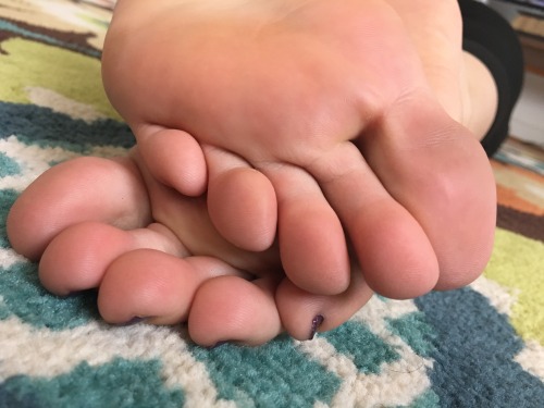 Frankie’s big feet!