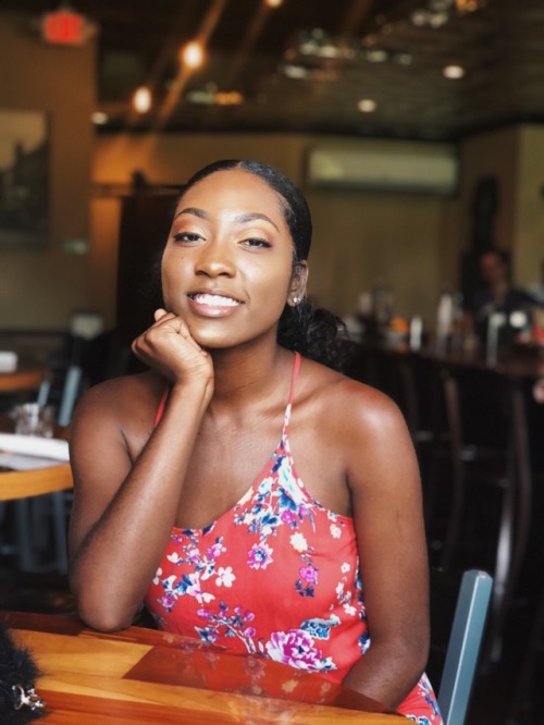 ispacedout:floral prints can make a girl smile