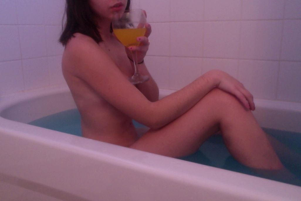 okaytrue:  baths are my favourite thing in the world