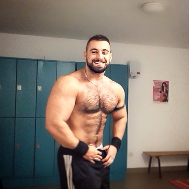 beardburnme:  niks_shape_up