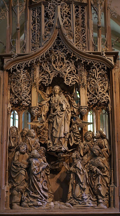 signorcasaubon: The Altar of the Blessed Virgin, featuring the Assumption of the Virgin Mary, by Til