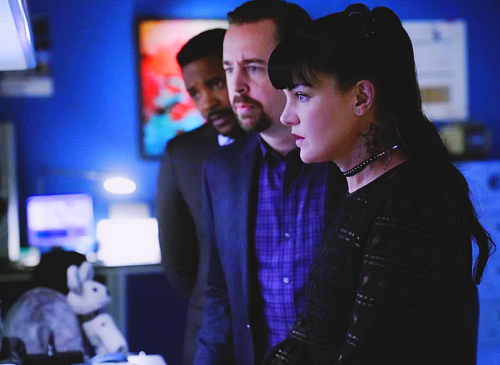 NCIS Stills: Abigail &lsquo;Abby&rsquo; SciutoKeep your Friends Close &ndash; 15x14