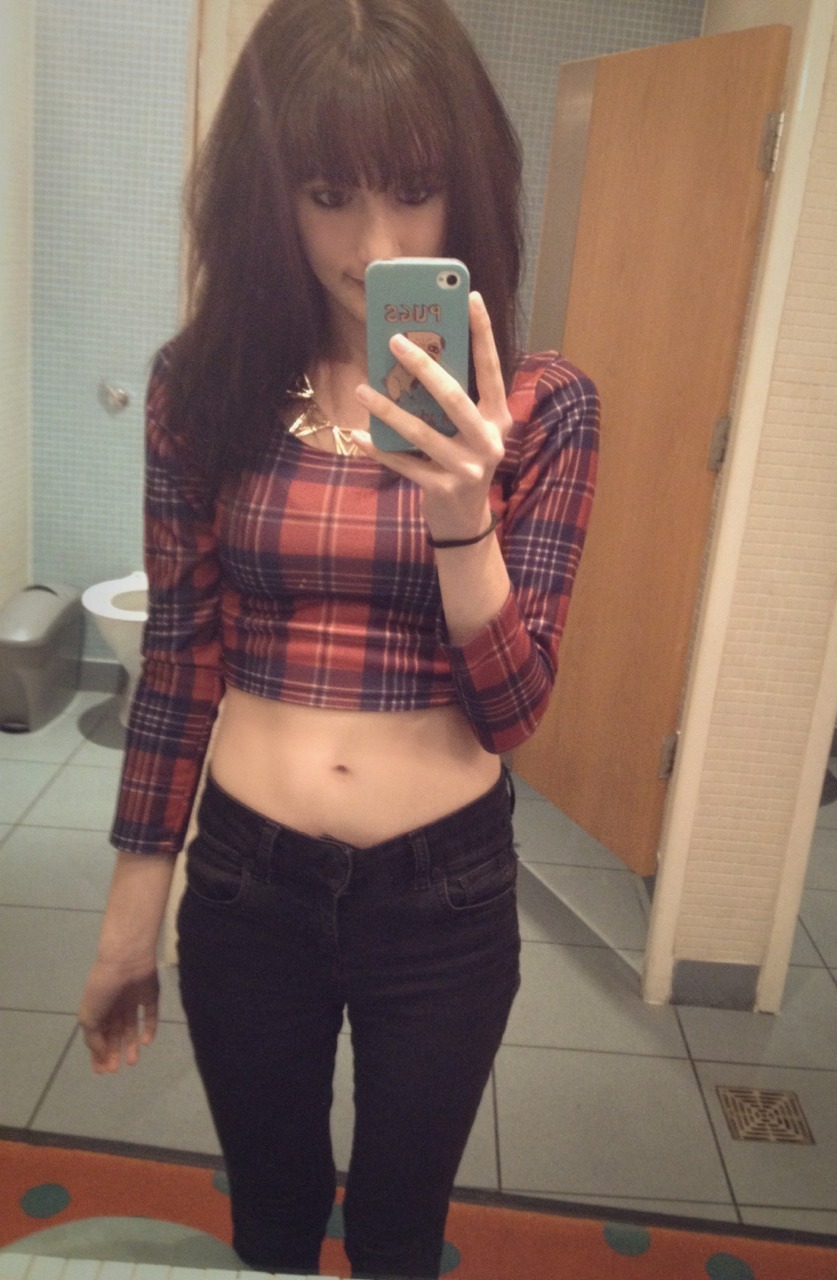 satanslittlewh0re:  satanslittlewh0re:  drunk selfie in spoons last night, oops 