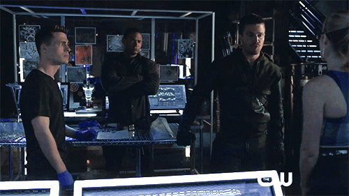 just-me-and-the-tv:  voice-over: My name is Oliver Queen and I’m not jealous…