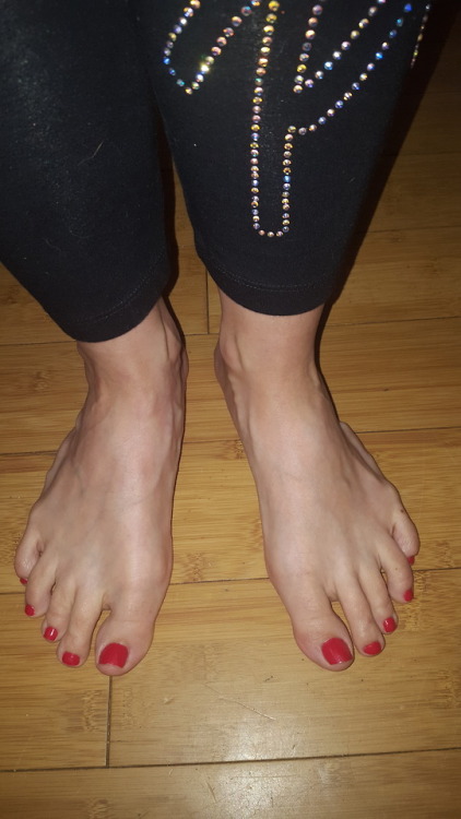 My pretty wifes beautiful bare tootsies.please comment