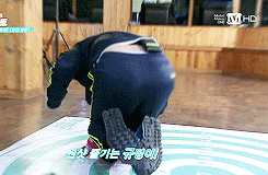  looks like not everyone appreciates Sunggyu’s butt 