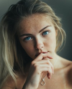 sexy-with-freckles:  Annika Boron is simple