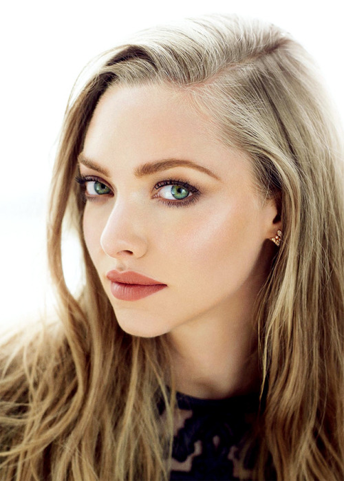 taylorsuifts: I went to art school when I was little. I took ballet lessons. I played a little kick 