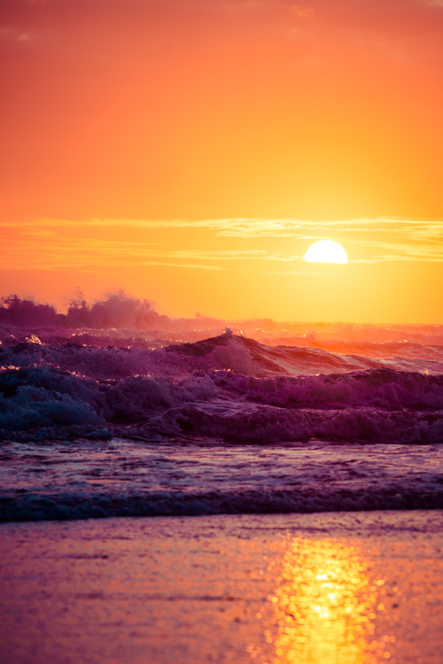 photographsbyjulia:  Sunrise at the beach Aberdeen, Scotland