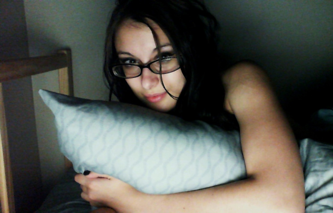 nekkid-stuff:  just kidding couldnt sleep come cuddle pls  Love u&hellip;.