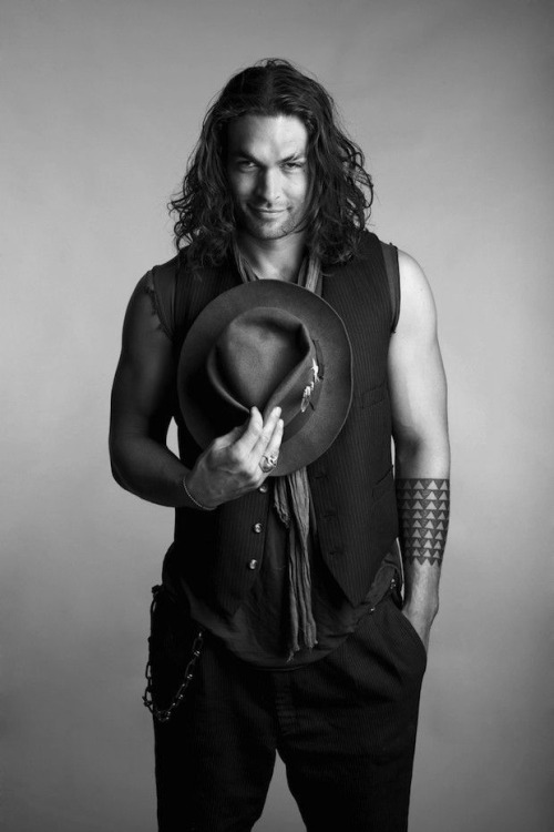 anindependentguinevere:  Your afternoon man, Jason Momoa. 