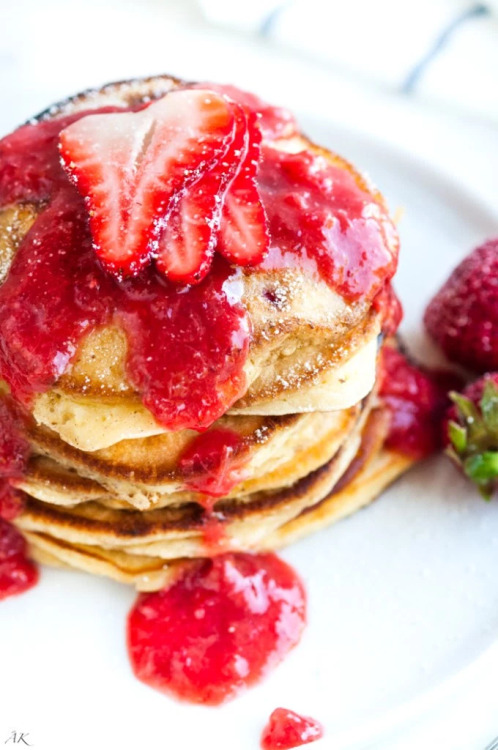 XXX lustingfood:  STRAWBERRY RHUBARB BUTTERMILK photo